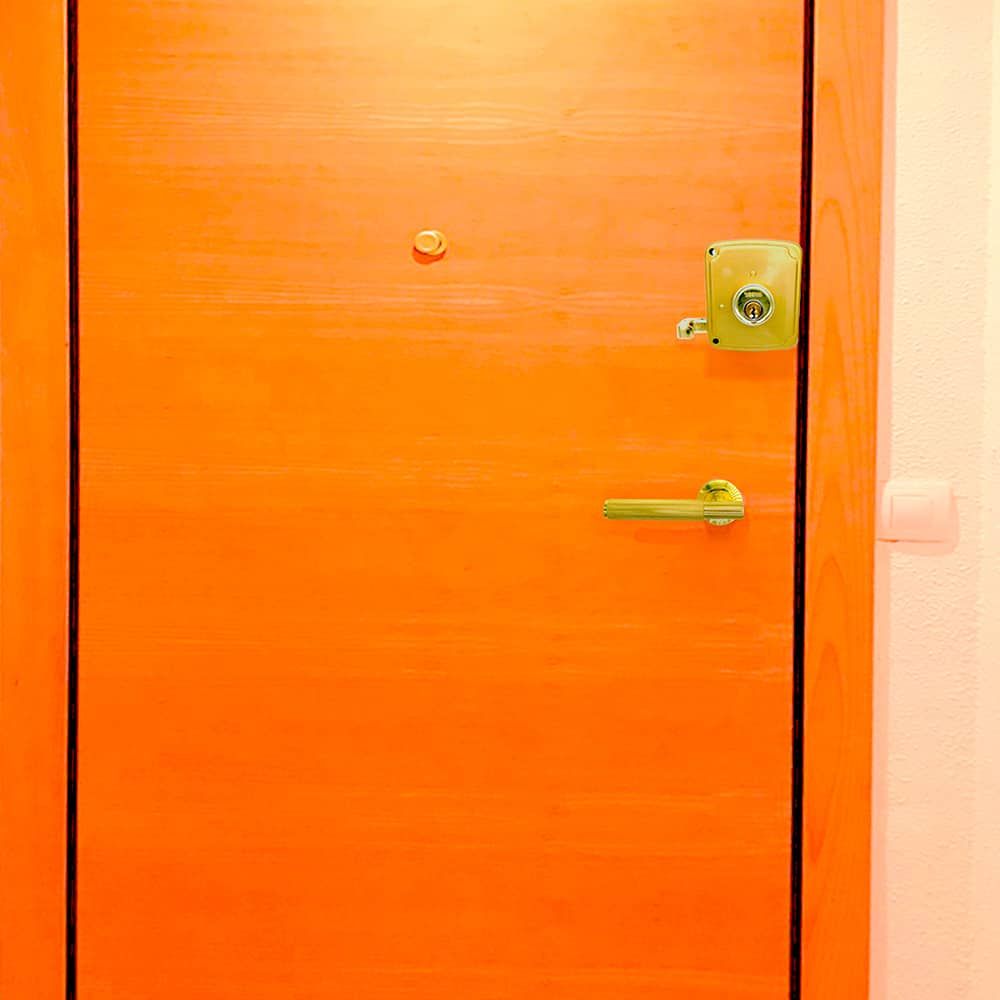 Fechadura de sobreposição CRS02 esquerda 60 x 120 mm pintada em dourado - Image 3