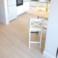 Pavimento vinílico Pearl Liberty Ash instalado (2)